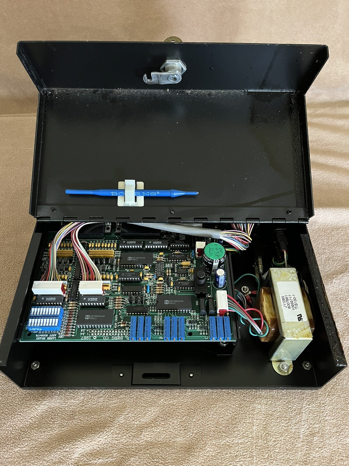 Berg Laser 1600 Monitored Drink/Liquor Dispensing System, ECU, Key+Power Cord