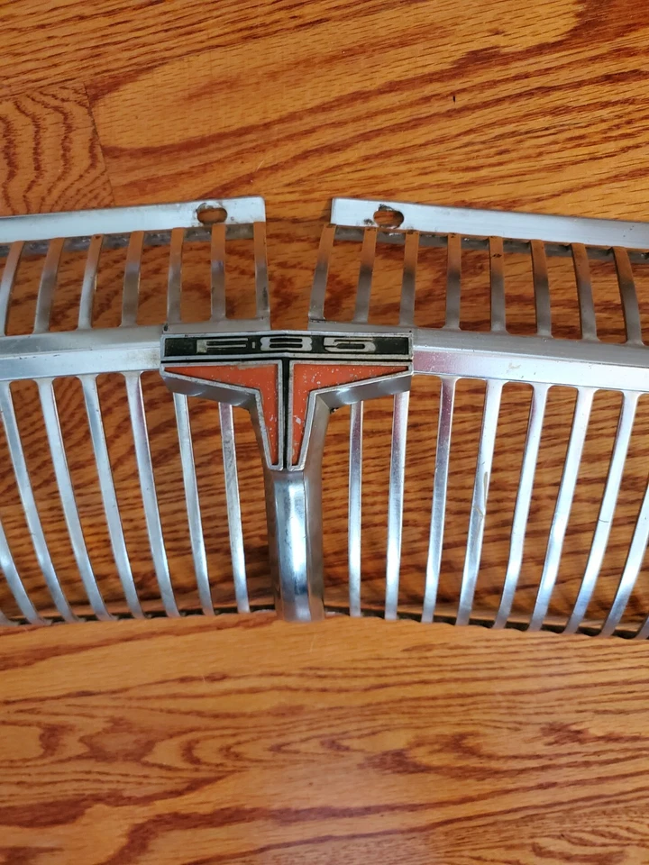 Oldsmobile Cutlass F85 1962 parrilla Foto 3 de 4