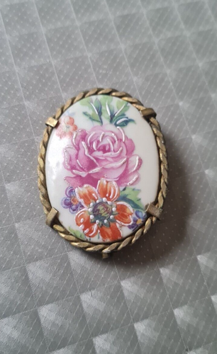 Broche Ancienne Vintage En Porcelaine De Limoges Peinte Main - Motif Fleurs, Cuivre