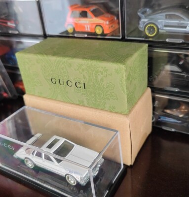 Hot Wheels rlc Gucci Cadillac Seville 00005/05000 RARE Hot Wheels rlc Gucci Cadillac Seville 00005/05000 RARE