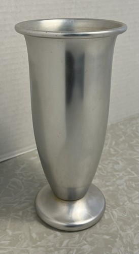 MCM Vintage Brushed Aluminum Industrial Art Deco Vase - Imagen 2 de 10