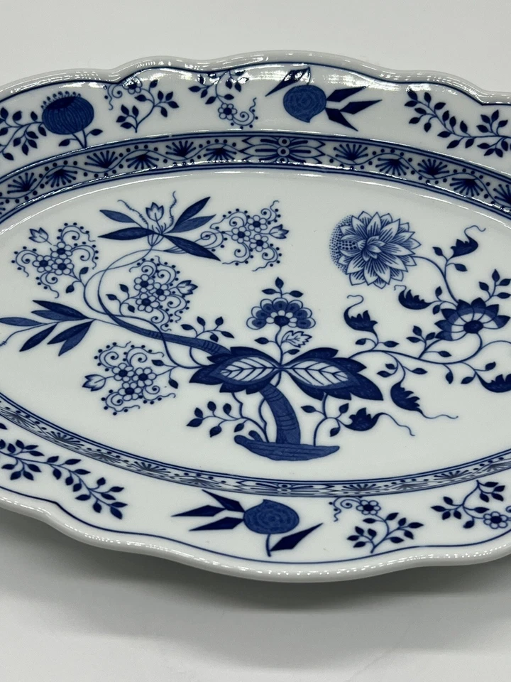 Plato para servir ovalado Hutschenreuther cebolla azul festoneada 13 5/8”x 9,25” Alemania Foto 2 de 4