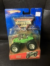 Hot Wheels Monster Jam Grave Digger 33 Green Diecast Monster Truck 2005 New