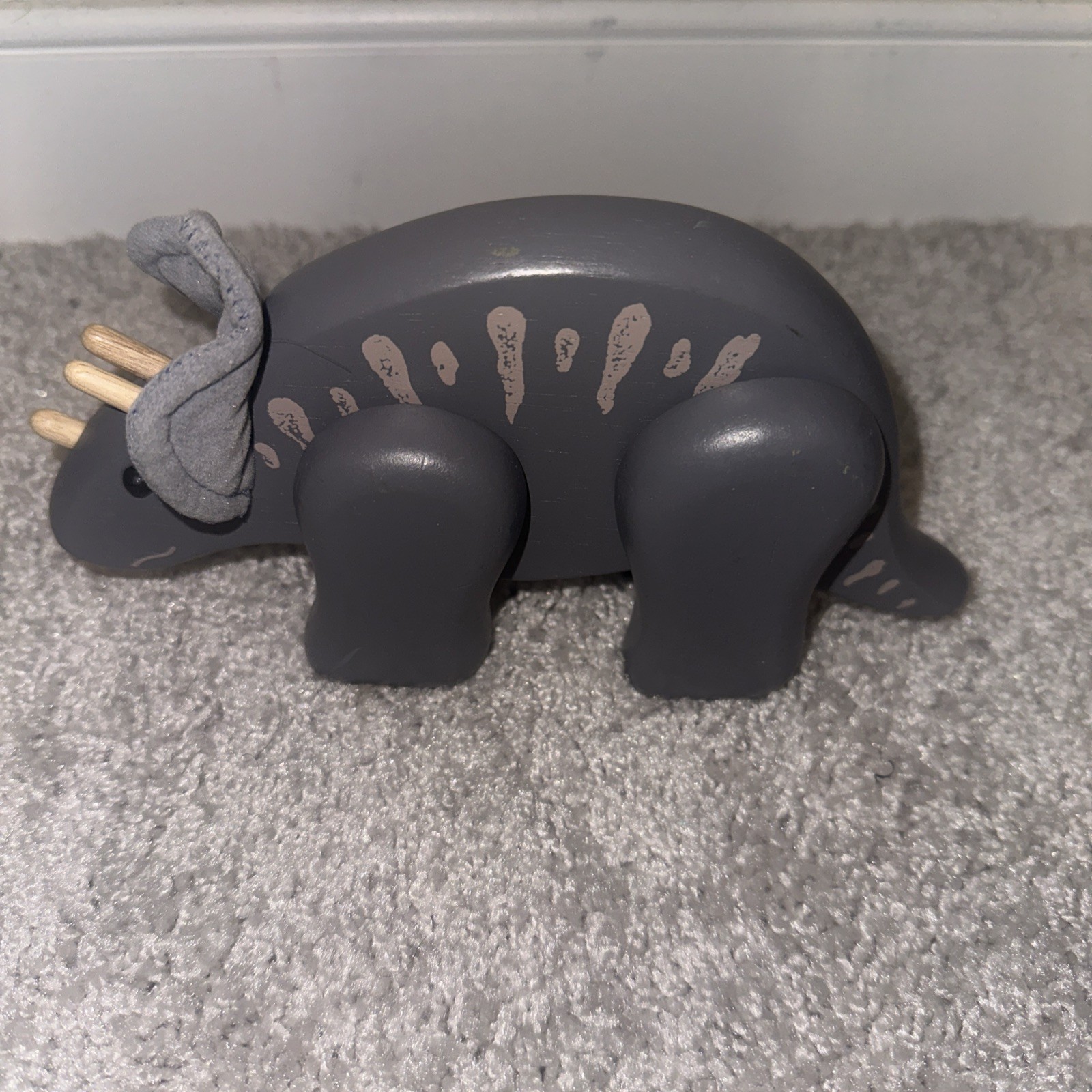 Handmade Wooden Dinosaur Figures Playset Educational Toys 8 Piece