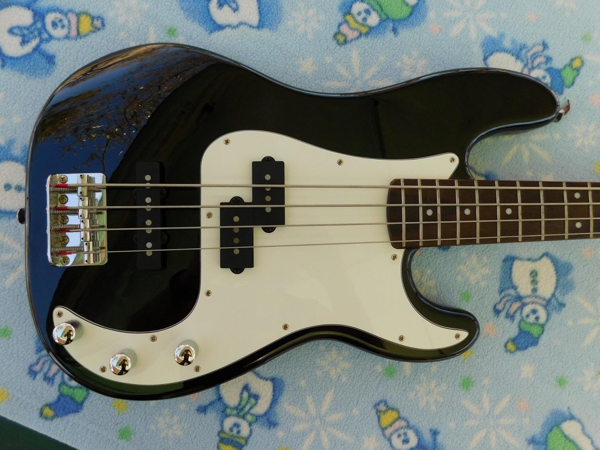 Squier Standard Series P Bass Special with SKB Hardshell Case