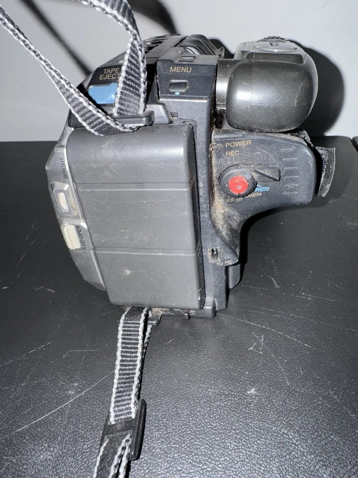 Panasonic Handheld Palmcorder VHSC Model PV-L759 Camcorder Handcam UNTESTED - Image 4 of 4