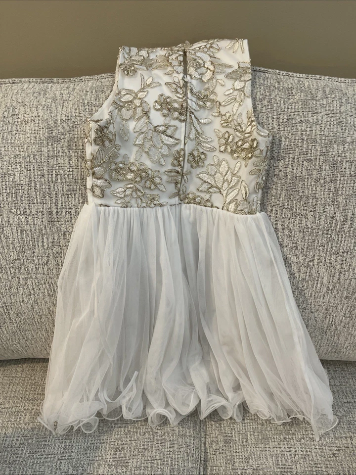 Vestido formal blanco floral de encaje con falda de tul/chaleco de piel sintética talla 8 Foto 3 de 4