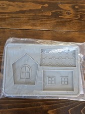 Pampered Chef Gingerbread House Silicone Cookie Mold New # 100136
