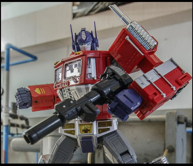 oversize Optimus Prime Transforming Masterpiece MP Figure In Stock 11 Inch - Image 3 of 4