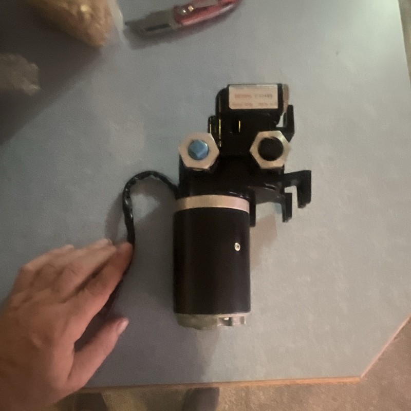 Hydraulic Pump/Motor w/ Bracket #10499