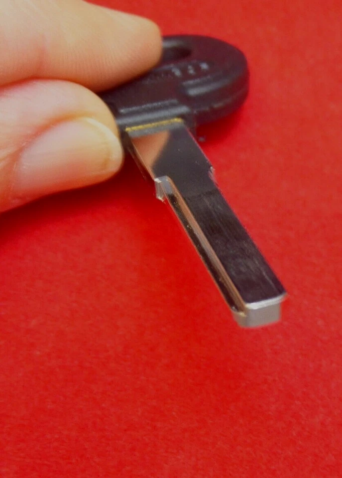 LLAVE MAESTRA EN BLANCO SAAB S32YS-P: SAAB 9000 1986-1998, SAAB 900 1994-1998 Foto 3 de 4