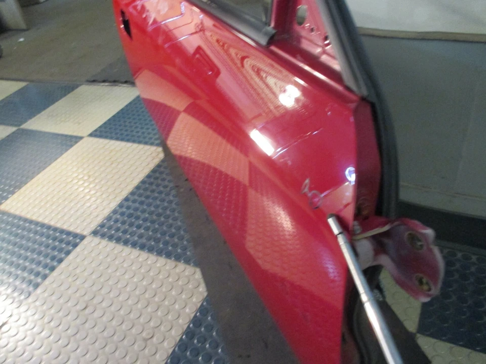 1998 Honda Prelude Right Passenger Side Door Shell (R-81 Red) Foto 2 de 4