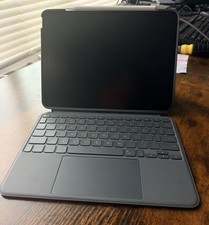 Logitech combo touch Keyboard Case for iPad Alr 11-inch M2,M3 Gray -case only-