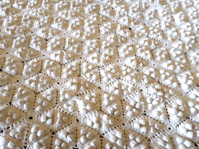 1940's 3D Crochet Popcorn Flower Hexagon Motif Ecru Queen Heavy Blanket Quilt