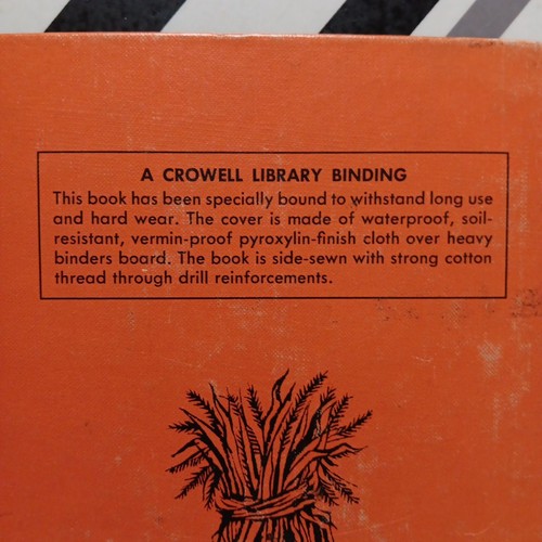 HALLOWEEN by Helen Borton 1965 RARE HC Book Ex-Library Copy Crowell Holiday Book - Picture 3 of 14