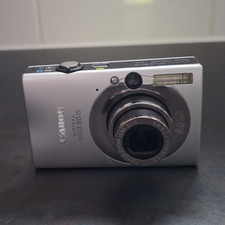 Canon IXUS 8015 Compact Digital Camera 8.0MP 3x Optical Zoom Battery + Charger