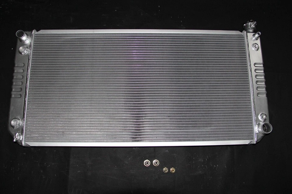 Radiador de aluminio KKS 3 FILAS 34"W APTO PARA GMC YUKON C1500 K1500 SUBURBAN 1994-99 5,7 L Foto 2 de 4