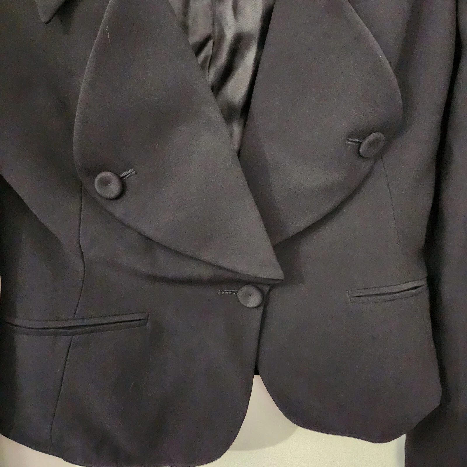Giacca sartoriale Alexander McQueen taglia 42 dettaglio bottoni blazer colletto nero