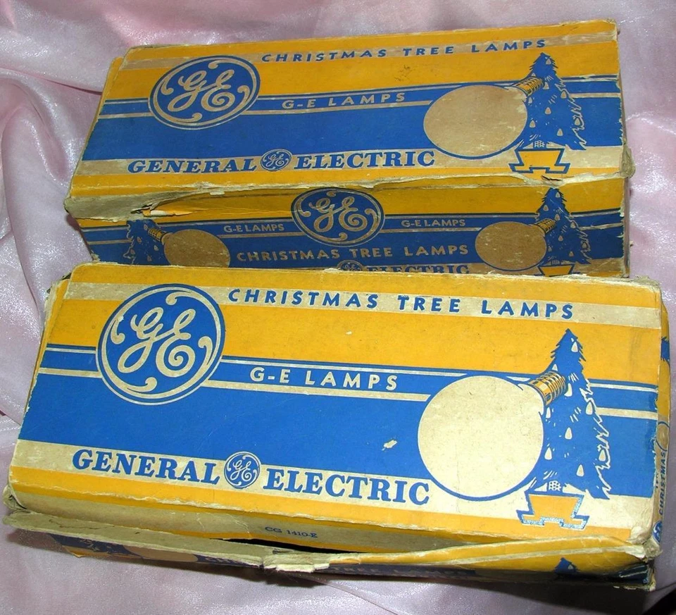 VTG 1940 WWII GE 13 ROUND PATRIOTIC RED BLUE XMAS TREE LIGHTS C7 BULBS 2 BOXES - Image 3 of 4