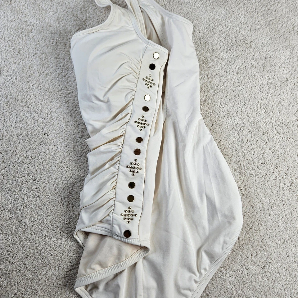 Maiô Michael Kors One Piece Off White Gold cravejado tamanho 10 verão praia - Imagem 3 de 4