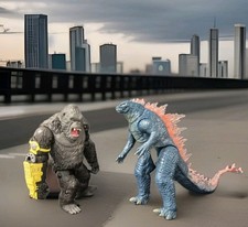 Godzilla X Kong The New Empire Kong W/ Beast Glove And Godzilla 6  Poseable