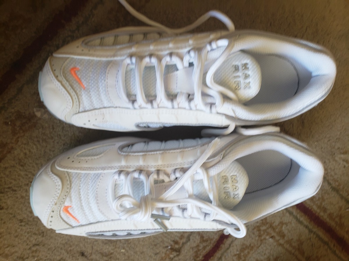 triple white tailwinds