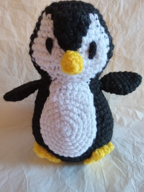NEW 7" Handmade Crochet Penguin Plushie Soft Toy stuffy 100% Acrylic 