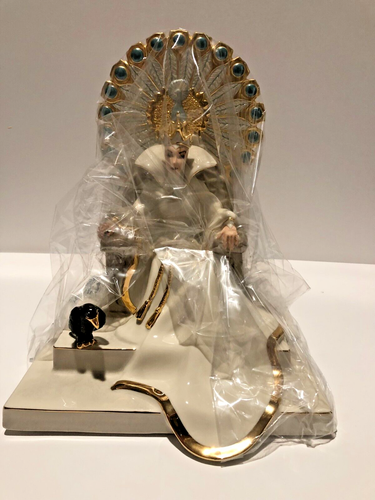 Lenox Court of the Wicked Queen New in Box with Certificate of Authenticity - Picture 2 of 11