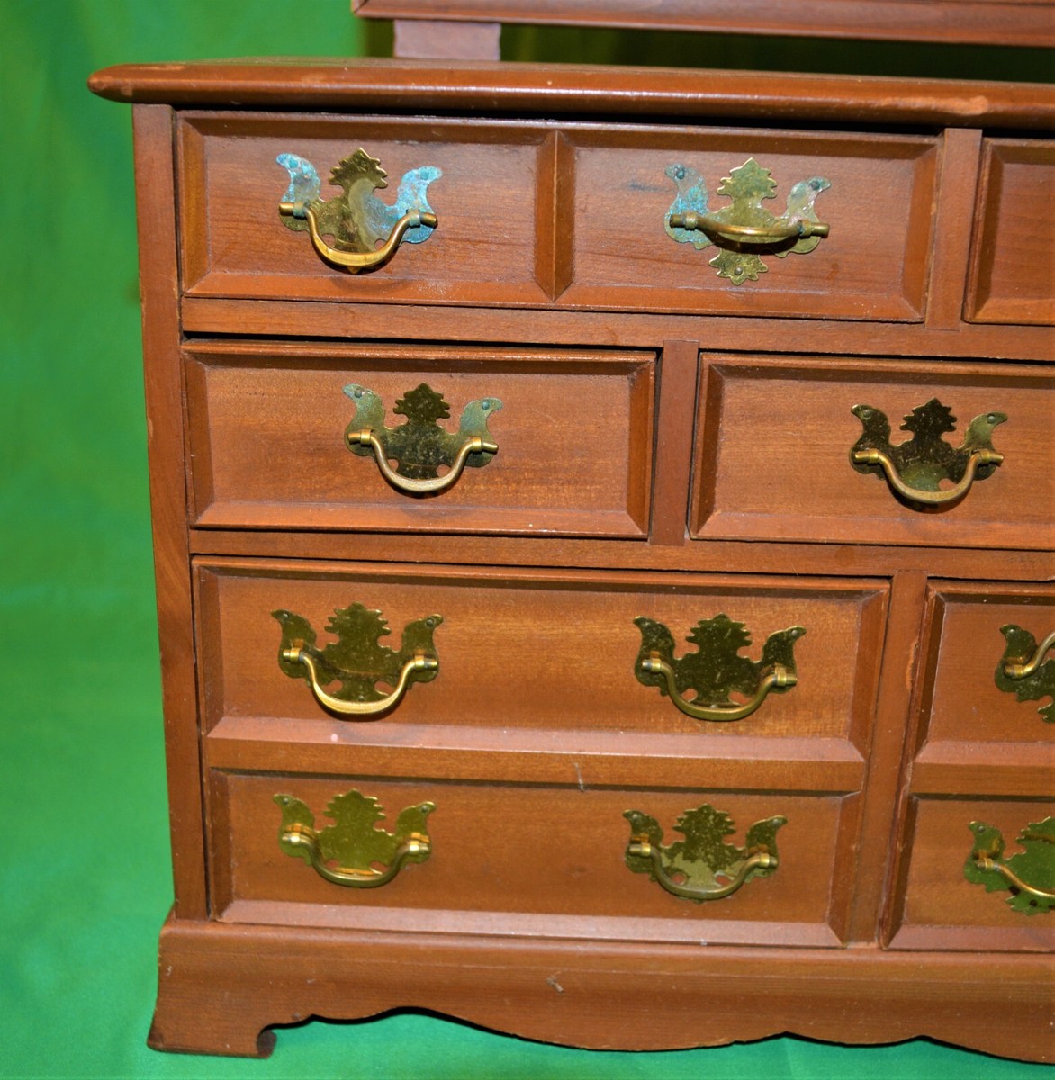 VTG 1950-1960th 7 compartments Jewelry Box / Mini Dresser w VTG 1950-1960th 7 compartments Jewelry Box / Mini Dresser w