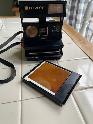 Macchina fotografica terrestre istantanea autofocus Polaroid Sun 660 vintage con cinturino non testata - Foto 12 di 13