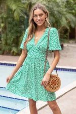 Cupshe Dress Green White Floral Sz L V Neck Gathered Pullover Short Sleeve EUC