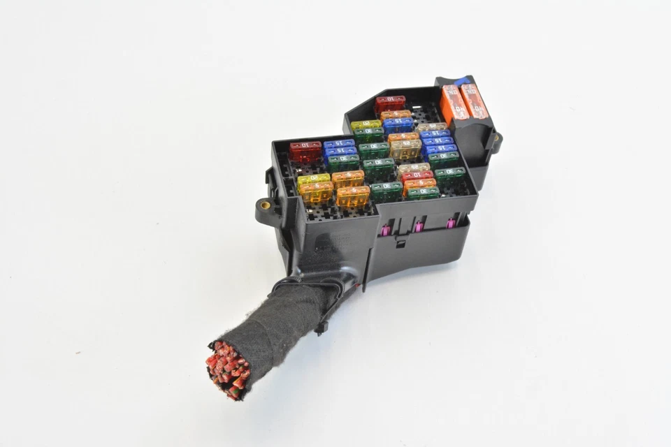 Bloque de fusibles interior Volkswagen Touareg 2011-17 OEM Foto 3 de 4