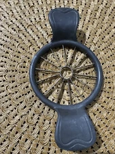 Vtg Cast Aluminum Apple Corer Slicer 12 Slices Steel Blades Made in Japan