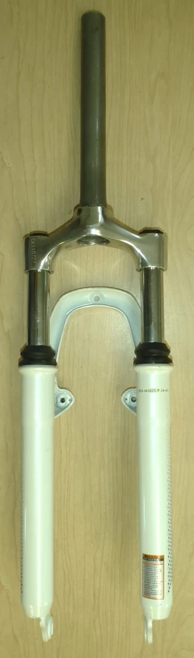 SR SUNTOUR M2025 WHITE 26" MOUNTAIN BICYCLE SUSPENSION FORK BIKE PARTS 558-1 - Image 3 of 4