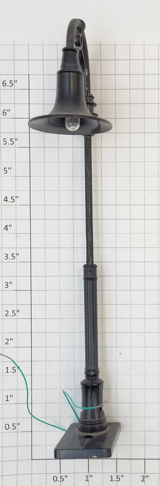 Lionel 2171 Goose Neck Street Lamps - Image 2 of 3