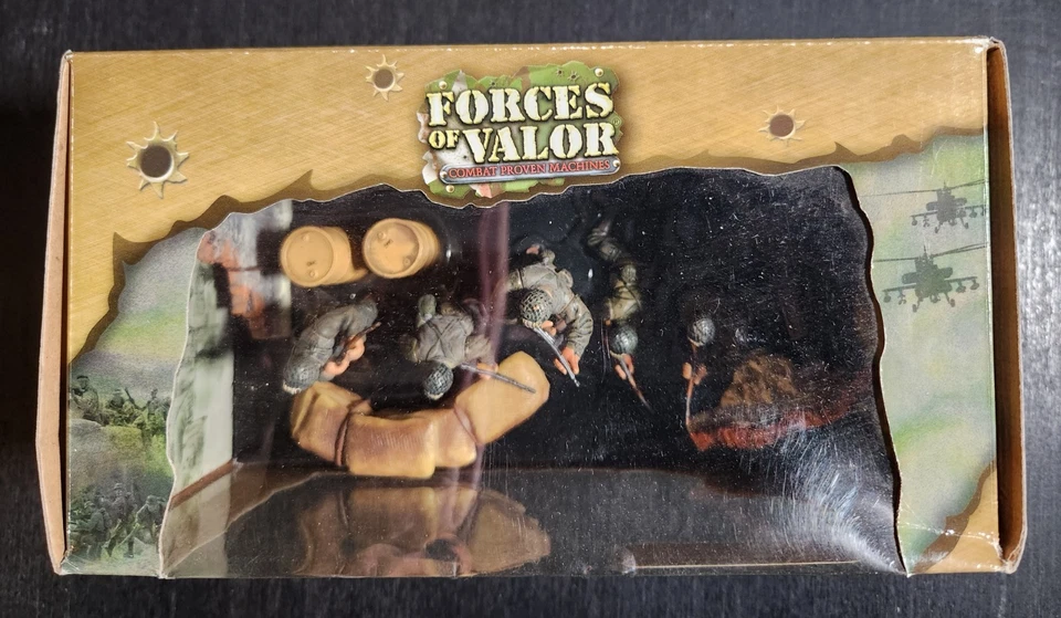 FORCES OF VALOR 1:32 EE. UU. 82nd AIRBORNE NORMANDY 1944 EXHIBICIÓN #93004 NUEVO EN CAJA Foto 3 de 4