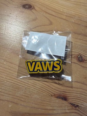 Non-sale item: Vaundy Vaws early edition pin badge, FC Rally completion reward.