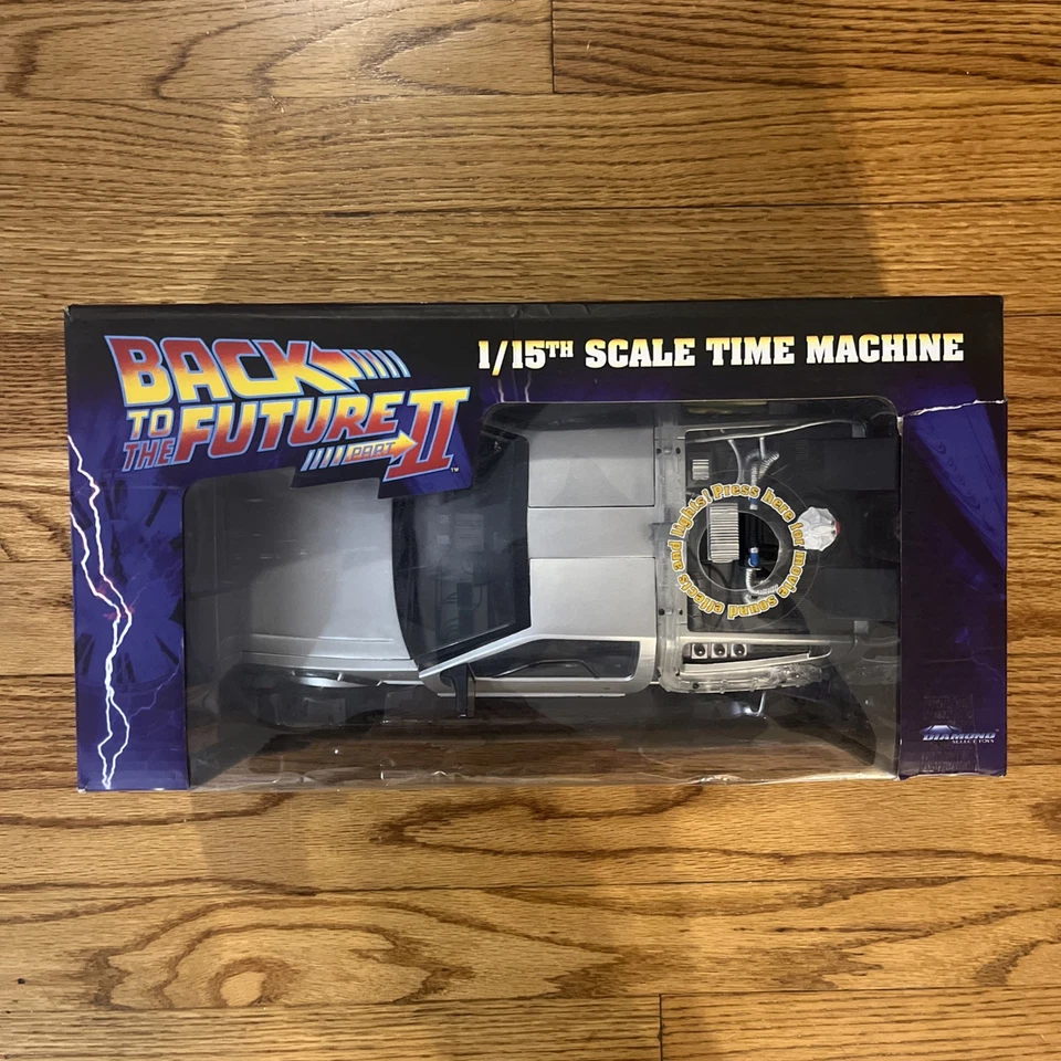 Back To The Future II Delorean Time Machine 1:15 Scale Diamond Select Toys EE - Image 2 of 4
