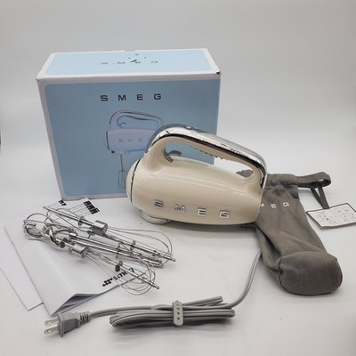 SMEG Retro 9-Speed Hand Mixer   White - Whisk, Beaters, Dough Hooks