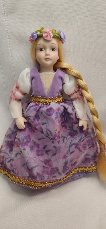 Vtg Avon Rapunzel Fairytale Porcelin Collection Doll 7" Tall No Stand