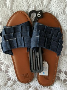 time and tru black sandals