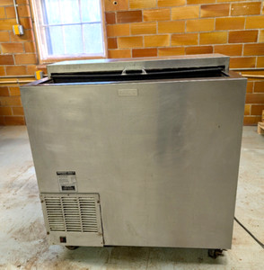Perlick FR36 Sliding Top Glass Froster Mug Chiller Freezer 36" Wide