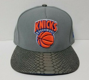 knicks strapback