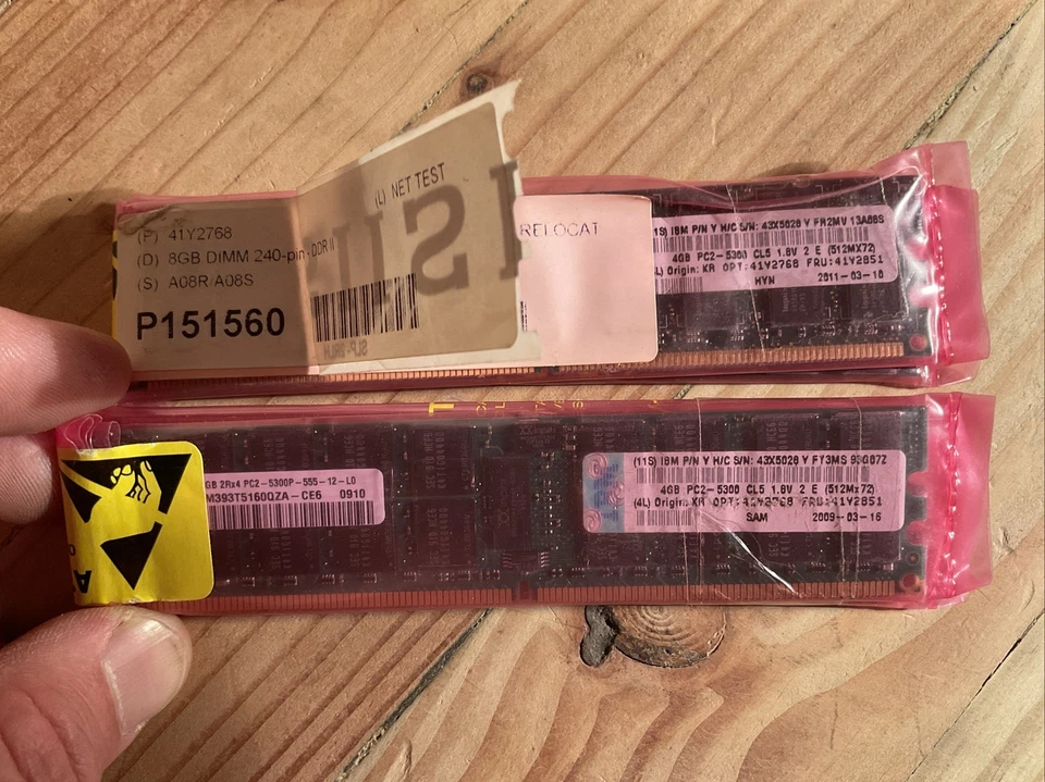 IBM 8GB ( 2x4GB ) PC2-5300 DDR2 memory - Image 2 of 2