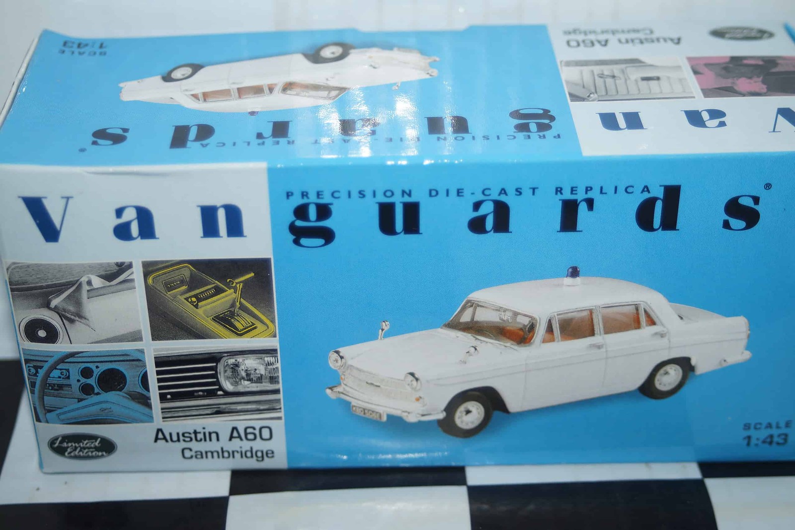 Vanguards AUSTIN A60 CAMBRIDGE HERTFORDSHIRE CONSTABULARY VA04403