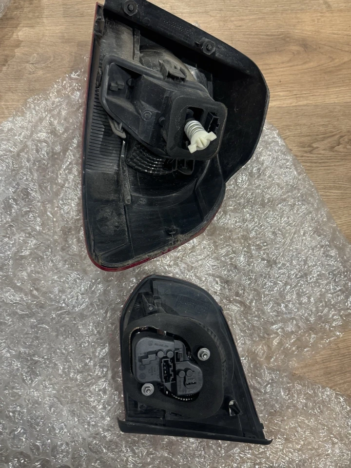 Volkswagen Golf Mk6 09 - 12 Rear Light Full Set  - Image 4 of 4