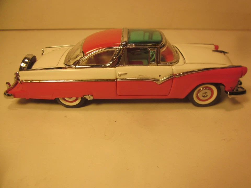 FRANKLIN  MINT 1/43 DIECAST "1955 FORD CROWN VICTORIA COUPE, CLASSIC '50s SERIES - Image 4 of 4