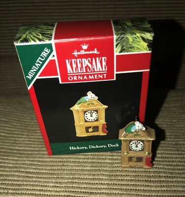 1992 Hallmark Hickory Dickory Dock Clock Sleeping Mouse  Miniature Ornament 