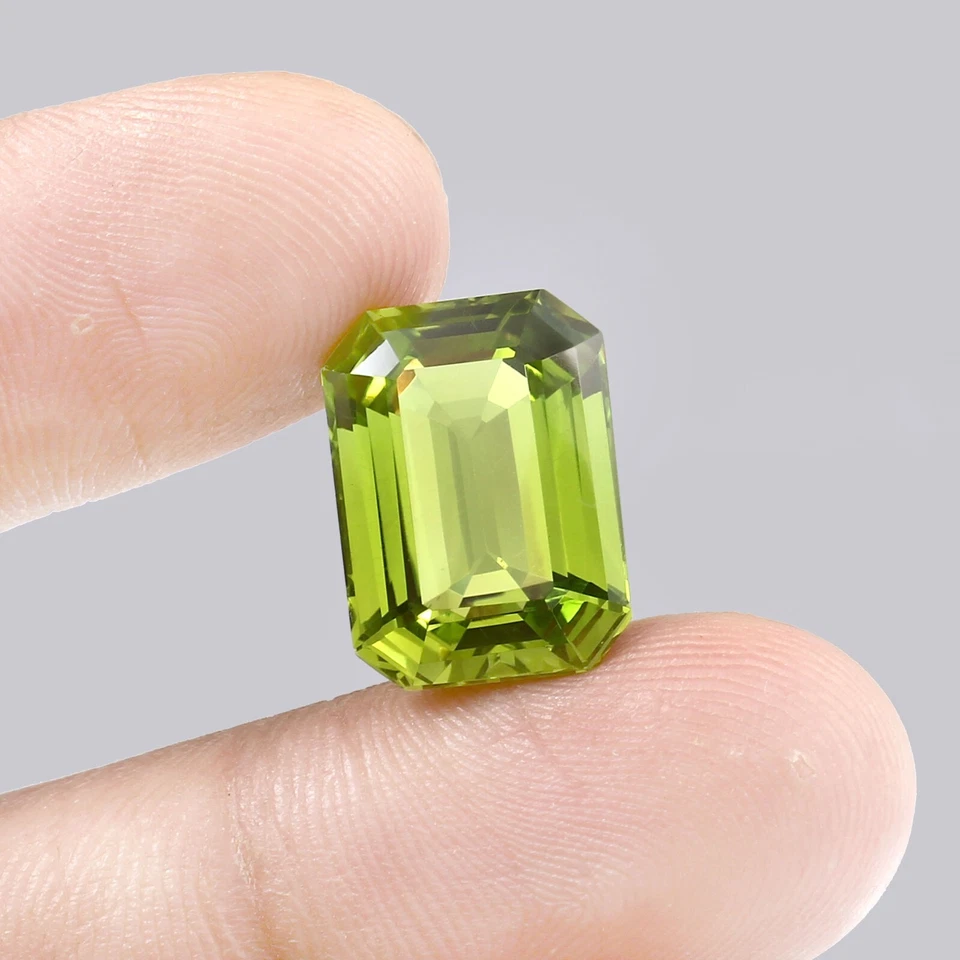AAA Flawless Ceylon Peridot Green Sapphire Loose Radiant Cut Gemstone 15x11x7MM - Image 3 of 4