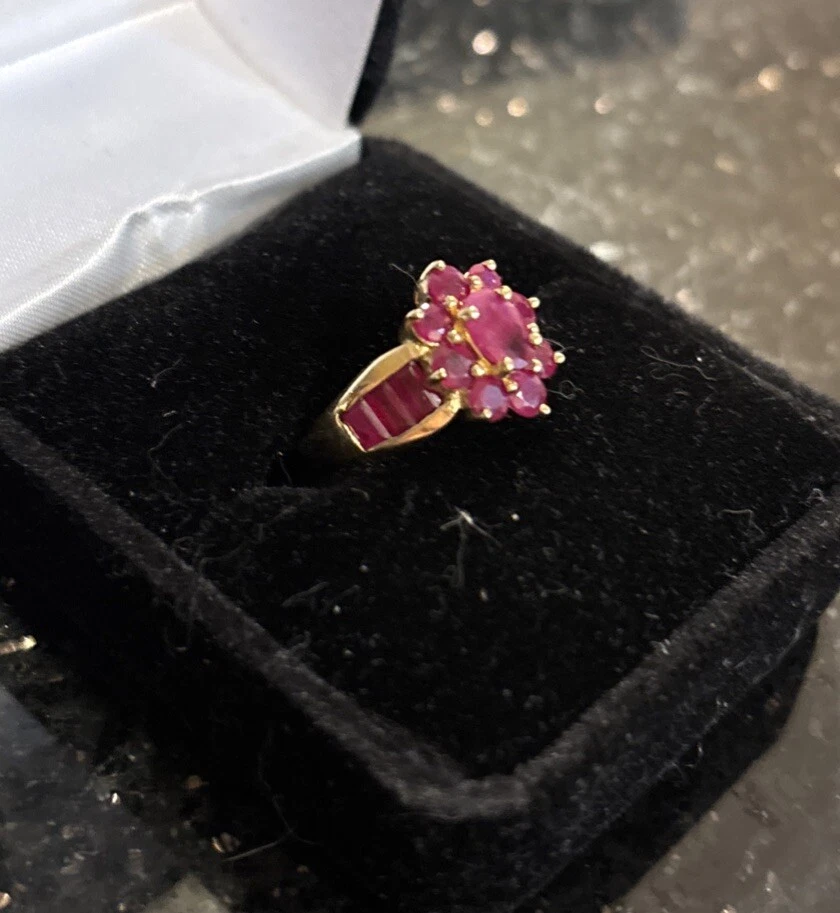 10k Gold Ruby Cluster Ring Size 4.75 July Birthstone - Image 3 of 4